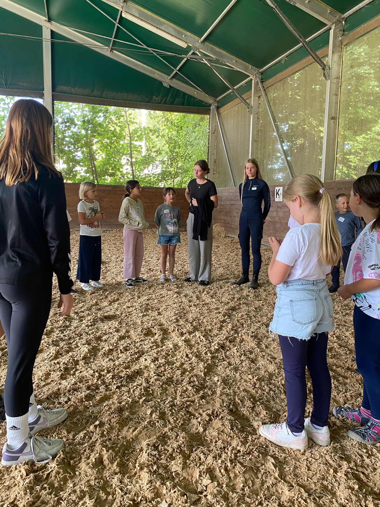 Kind mit Pony am Erlebnishof Oettingen